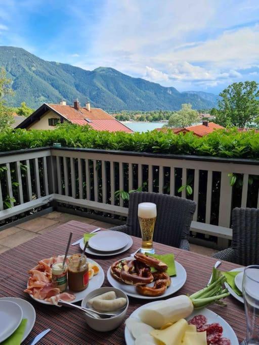 See- Und Bergblick In Bestlage Am Tegernsee Kültér fotó