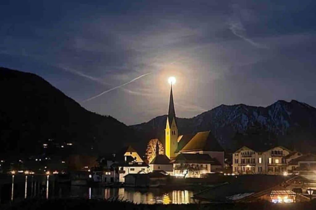 See- Und Bergblick In Bestlage Am Tegernsee Kültér fotó